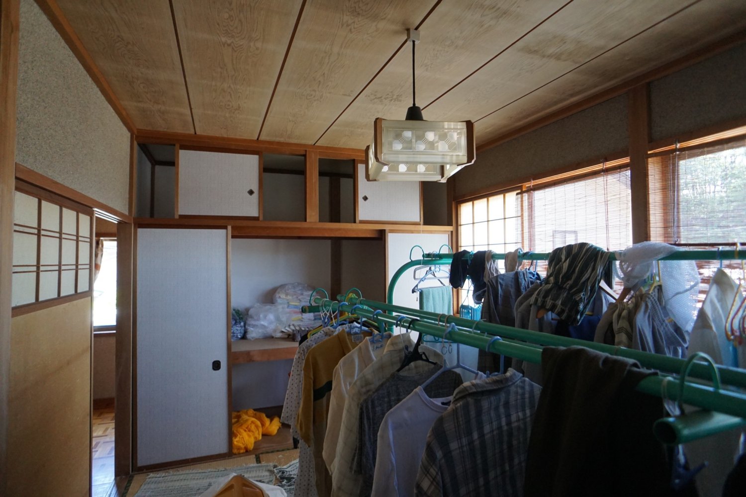 施工前:天袋付の押入れが設置されていました。